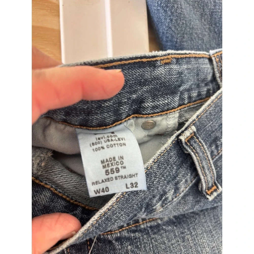 Levis 559 Relaxed‎ Straight Jeans Mens 40x32 Blue Medium Wash Distressed Denim